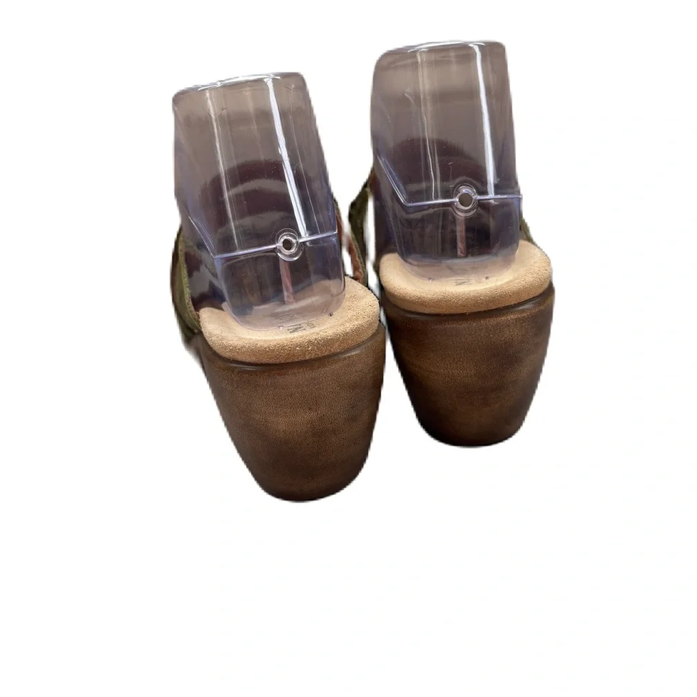 Naot Leather Clog Sandals Size EU 40 US 9 Olive Green Comfort Wedge Buckle Shoes